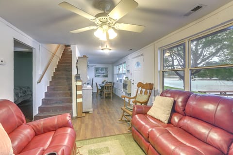 Lakefront Delta Cottage w/ Views, Canoe & Dock! Cottage in Alabama