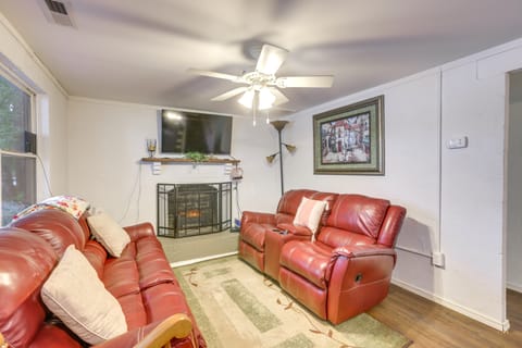 Lakefront Delta Cottage w/ Views, Canoe & Dock! Cottage in Alabama