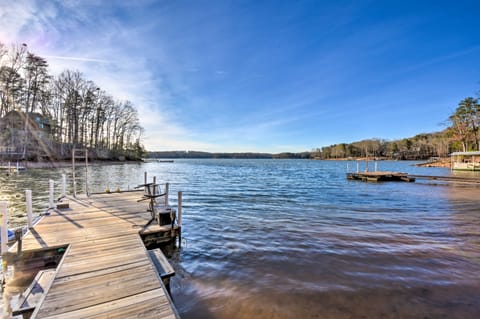 Pet-Friendly Fair Play Getaway w/ Boat Dock! House in Lake Hartwell