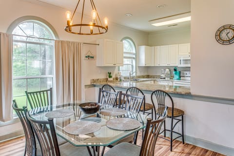 Dog-Friendly Condo w/ Pool & Golf in Myrtle Beach! Apartment in Carolina Forest