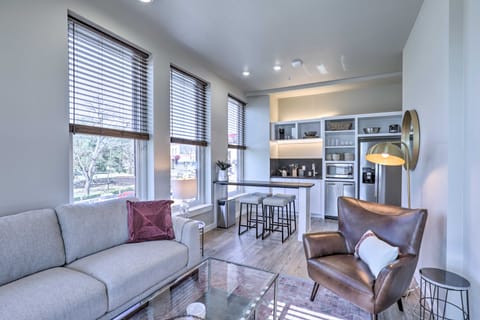 Sleek, Newly Updated Downtown San Marcos Apt! Apartment in San Marcos