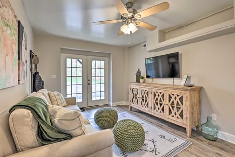 Stylish Vilas Hideaway: Hike, Ski & Explore! House in Brushy Fork