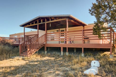 Peaceful Sandia Park Retreat w/ Deck & Views! House in Bernalillo County