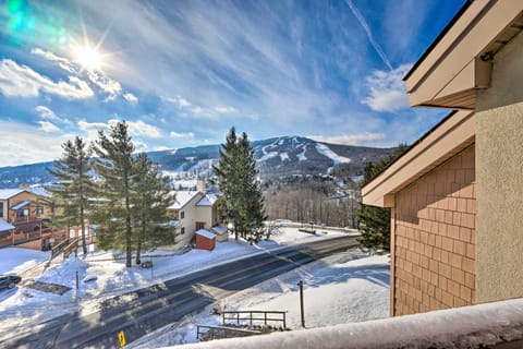 Steps to Ski Shuttle! Snow Mountain Village Condo Apartment in Dover