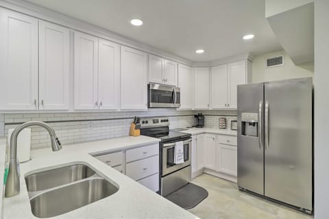 Florida Condo w/ Pool & Tennis: Walk to Beach! Apartment in Fernandina Beach