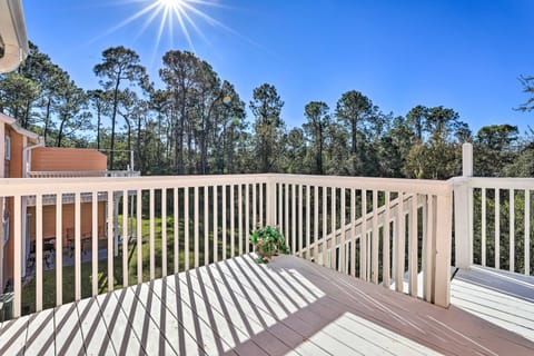 < 8 Mi to Disney: Getaway w/ Deck in Kissimmee! Villa in Four Corners