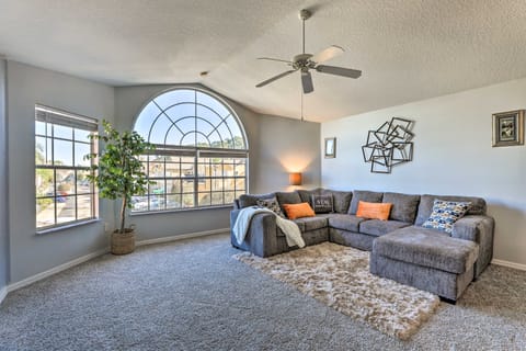 < 8 Mi to Disney: Getaway w/ Deck in Kissimmee! Villa in Four Corners