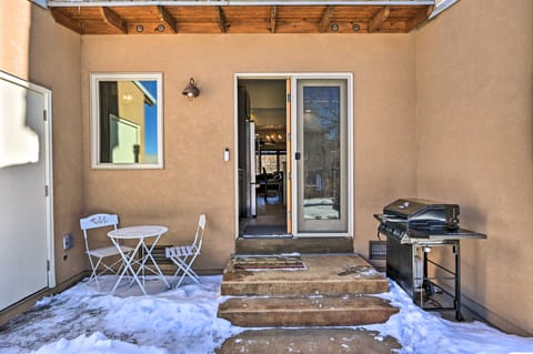 7984: Pet-Friendly Townhome w/ Grill! Apartment in Salida