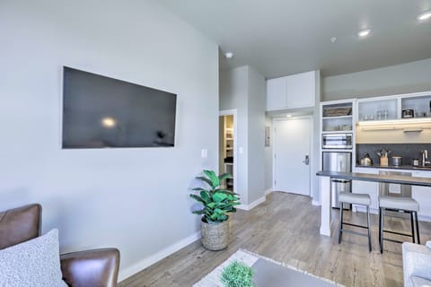 Bright San Marcos Apartment w/ Ideal Location Apartment in San Marcos