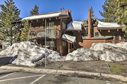 < 1 Mi to Heavenly Lifts: Tahoe Area Townhome! Apartment in Round Hill Village