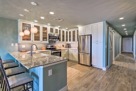 Beachfront Port Aransas Condo w/ Ocean Views! Apartment in Port Aransas