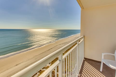 Balcony & Beach View! Remodeled N Myrtle Beach Gem Apartment in Atlantic Beach
