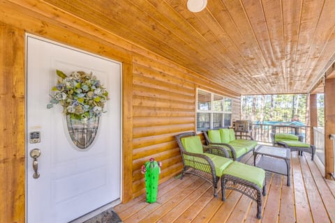 Ruidoso Cabin w/ Patio -  Walk to Midtown! House in Ruidoso