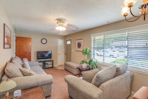 Cozy Home w/ Grill: Walkable Oxford Location House in Oxford