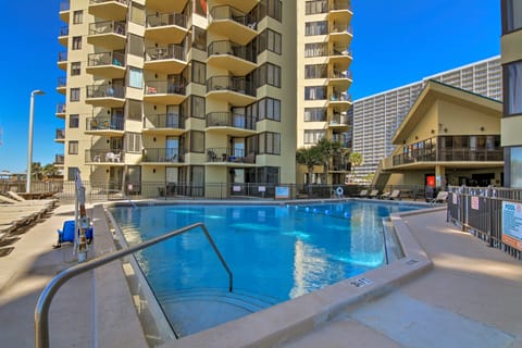 Beachfront Panama City Condo w/ Balcony + Views! Apartment in Panama City Beach