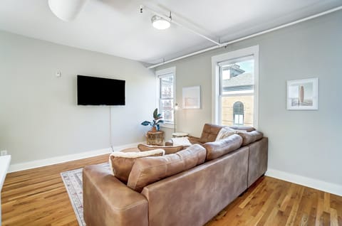 'The Republic Retreat' Walk to Washington Park! Apartment in Over The Rhine