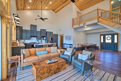 Idyllic Cotter Escape: Steps to White River! Cottage in Arkansas