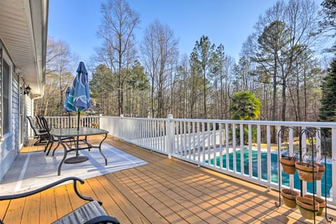Immaculate Suwanee House w/ Pool & Game Room! House in Suwanee