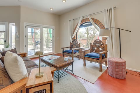Private Desert Garden: Cozy Tucson Casita House in Casas Adobes