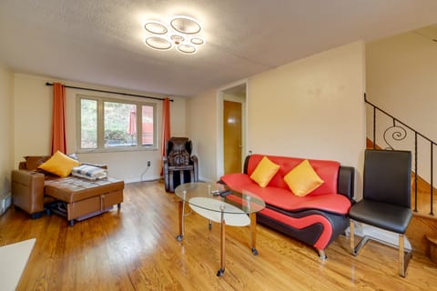 Cute Home w/ Patio ~ 7 Mi to Dtwn Pittsburgh House in Mount Lebanon