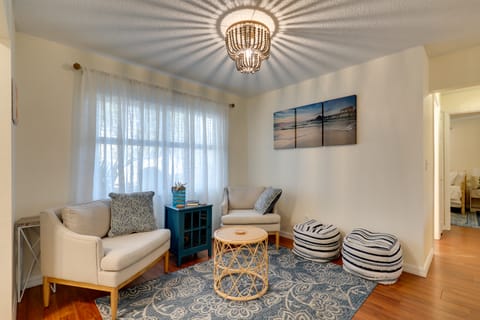 Calming Getaway: 9 Mi to Clearwater Beach! House in Dunedin