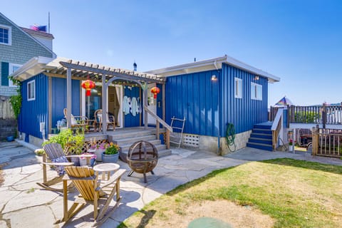 Sun-Soaked Sandy Point Haven w/ Beach Access! House in Camano Island