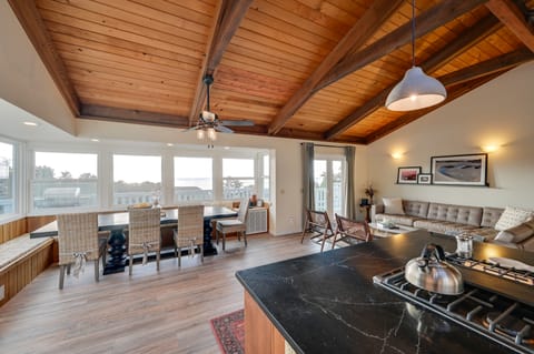 Hot Tub + Ocean Views: Spacious Irish Beach Home! House in Mendocino County