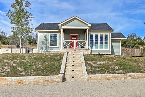 Comfy Hill Country Haven w/ Private Hot Tub! Cottage in Rio Grande