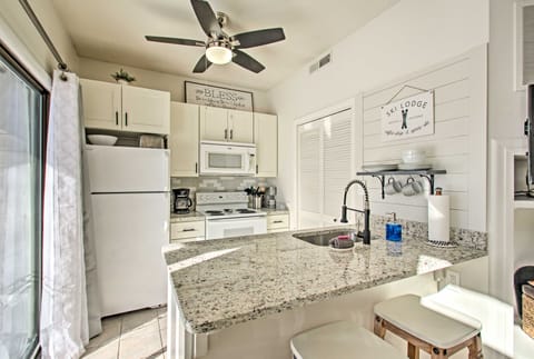 Wintergreen Resort Escape ~ Walk to Ski Lift! Apartment in Massies Mill