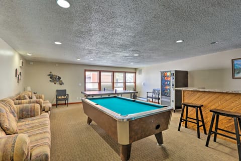 Mtn-View Silverthorne Gem w/ Shared Hot Tub Apartment in Wildernest