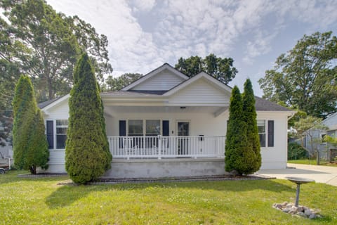 Family Home w/ Pool! 5 Mi to Ocean City Beach House in Somers Point