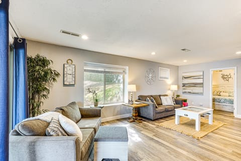 Beach + Dock! Lakefront Ozarks A-Frame Retreat House in Lake of the Ozarks