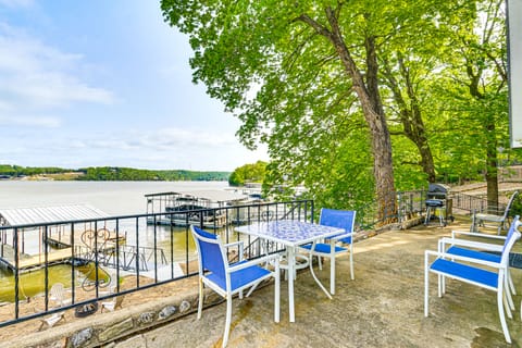 Beach + Dock! Lakefront Ozarks A-Frame Retreat House in Lake of the Ozarks