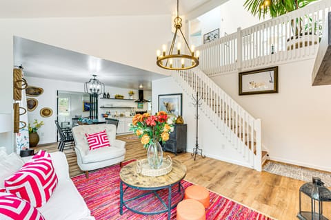 Deck, Fire Pit & Pool Access at Poconos Retreat! House in Middle Smithfield