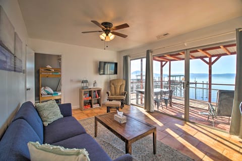 Lakefront Sanctuary w/ Mount Konocti Views House in Nice