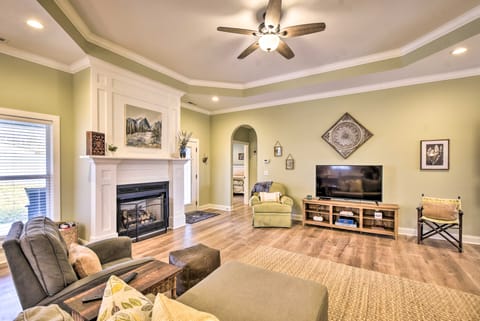 Newly Built Arab Abode Near Guntersville Lake House in Alabama