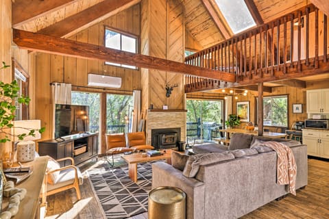 Near Trails: Cabin w/ 2-Level Deck in Twain Harte House in Twain Harte