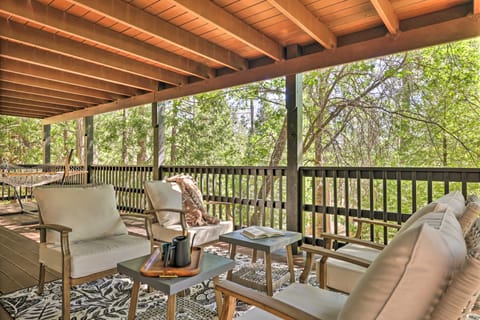 Near Trails: Cabin w/ 2-Level Deck in Twain Harte House in Twain Harte