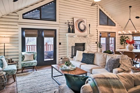 Enchanting Forested Cabin w/ Fire Pit & Grill House in Arkansas