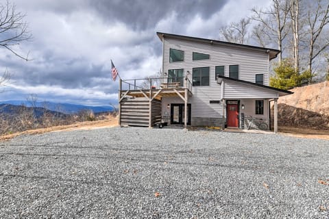 Scenic Hillside Cabin in Sylva w/ Hot Tub & Views! House in Swain County