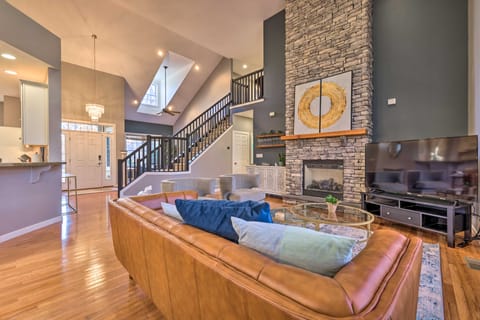 Chic Poconos Getaway w/ Deck & Home Theater! House in Pocono Pines