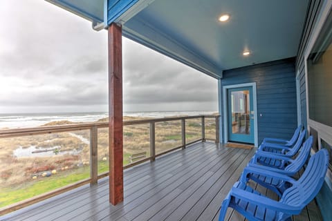 Sanderling Sea Cottages, Unit 5 w/ Ocean Views! Cottage in Oregon