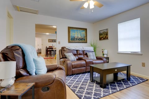 Stunning Gulfport Getaway ~ 1 Mi to the Beach House in Gulfport