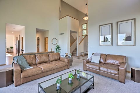 Spacious Evergreen Home w/ Picturesque Views House in Evergreen