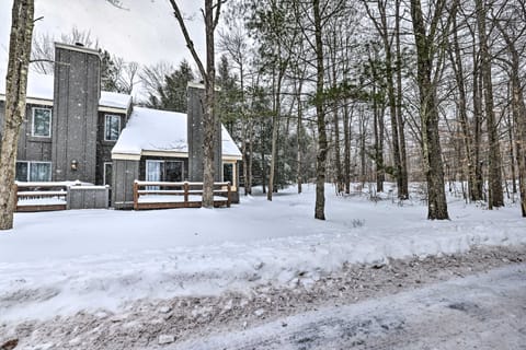 < 1 Mi to Jack Frost: Lake Harmony Townhome! Apartment in Kidder Township