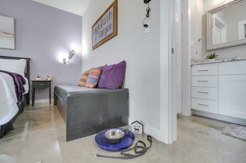 Stunning Texas Studio < 1 Mi to Canyon Lake! Apartment in Canyon Lake