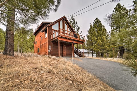 Deck + Fireplace: Log Cabin in Tahoe Donner! House in Truckee