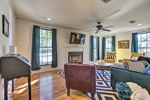 Back on Market! Baton Rouge Cottage < 3 Mi to LSU Cottage in Baton Rouge