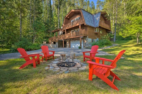 'Wild Huckleberry Cabin' in Alpine: Fire Pit, Deck House in Wyoming