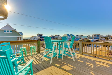 Chic Surf City Retreat w/ Pool < 1 Block to Beach! House in Surf City